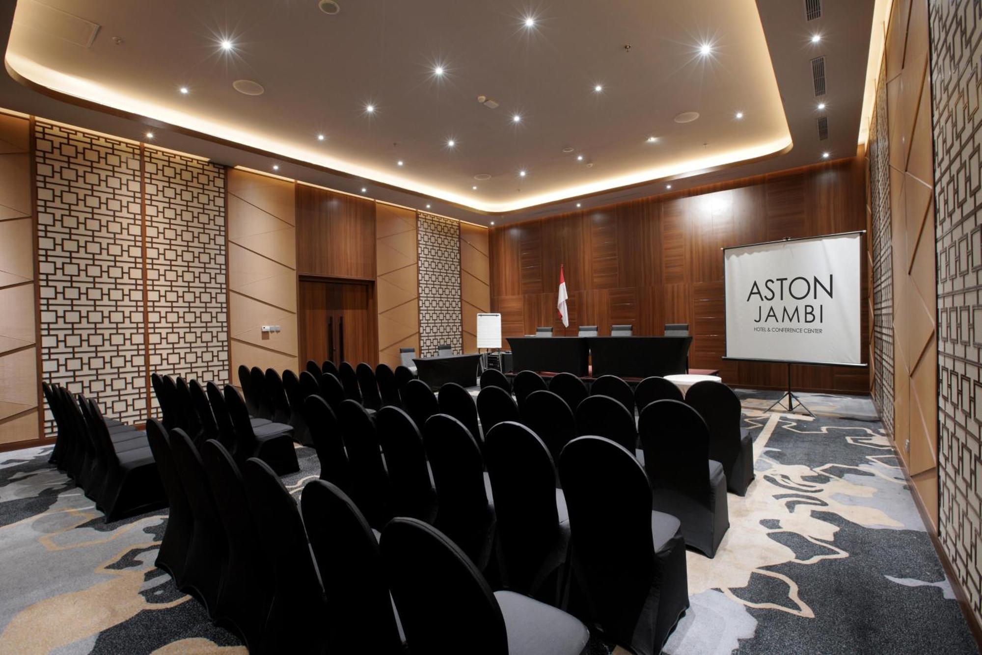 Aston Jambi Hotel & Conference Center Eksteriør billede