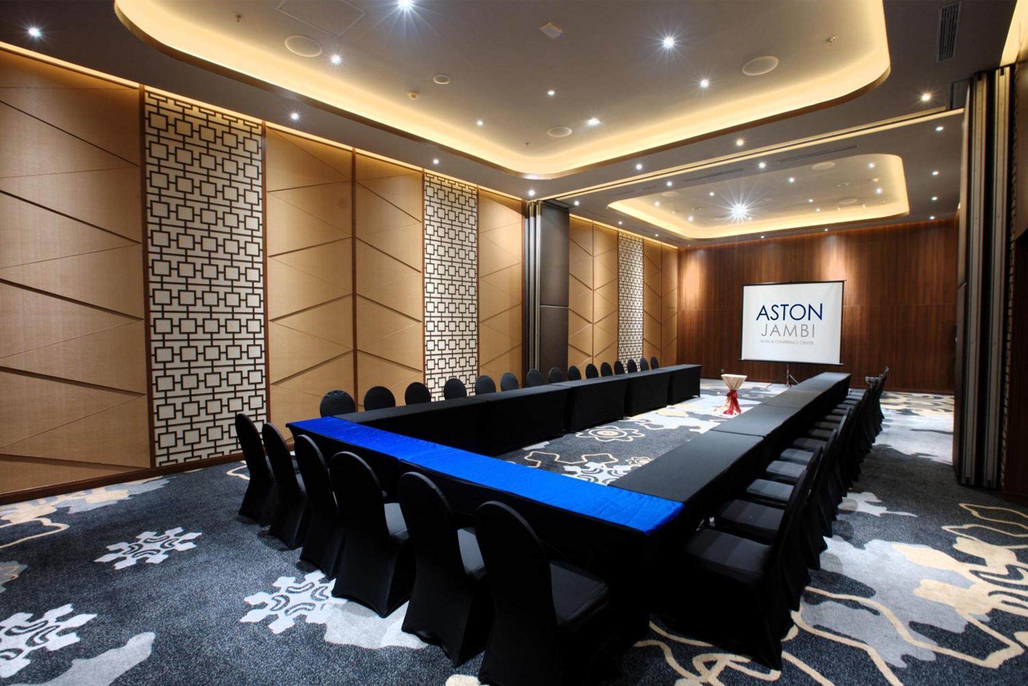Aston Jambi Hotel & Conference Center Eksteriør billede